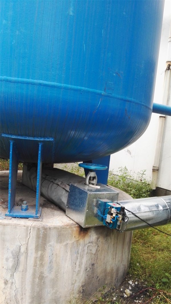 零氣耗防堵排水器A型氣控球閥儲氣罐使用現場(chǎng).jpg